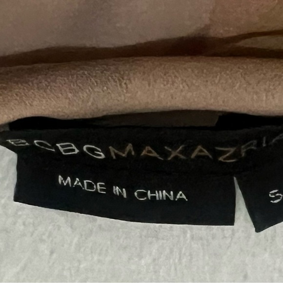 BCBG Maxazria Polyester Tie Neck Blouse with silk lining - Picture 4 of 4